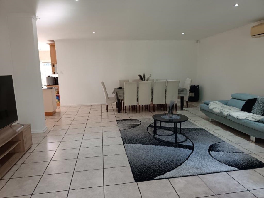3 Bedroom Property for Sale in Umtentweni KwaZulu-Natal