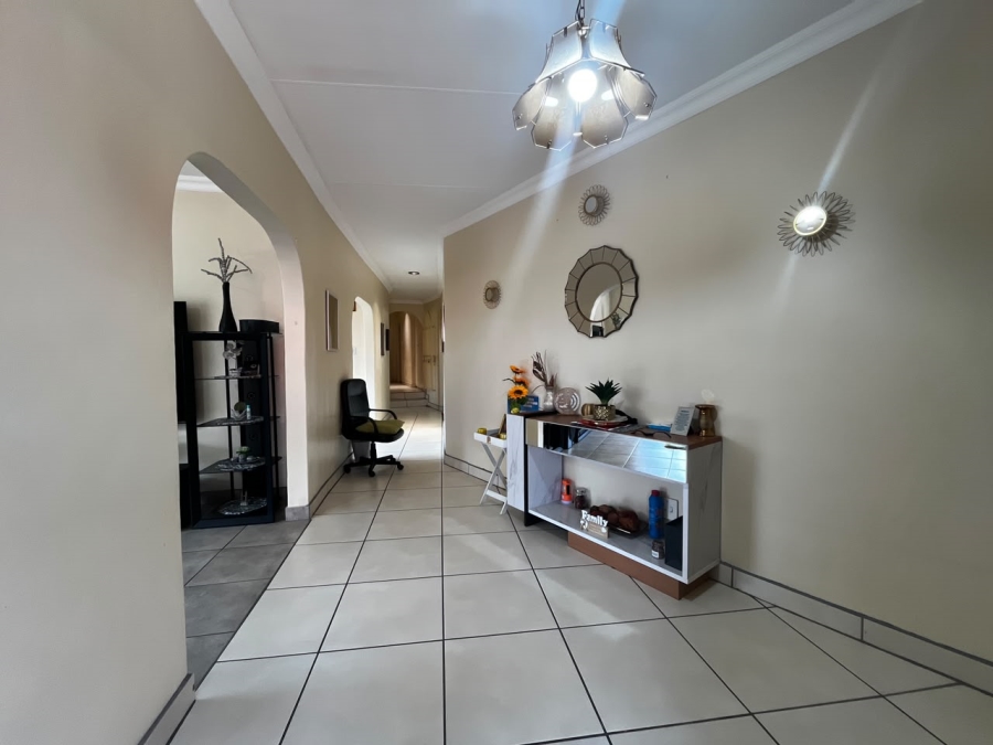 4 Bedroom Property for Sale in Aviary Hill KwaZulu-Natal