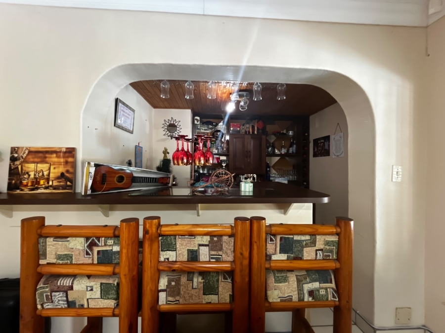 4 Bedroom Property for Sale in Aviary Hill KwaZulu-Natal