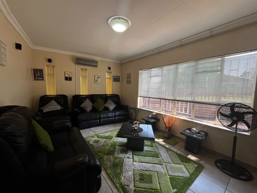 4 Bedroom Property for Sale in Aviary Hill KwaZulu-Natal
