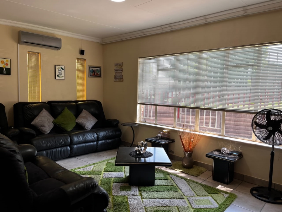 4 Bedroom Property for Sale in Aviary Hill KwaZulu-Natal