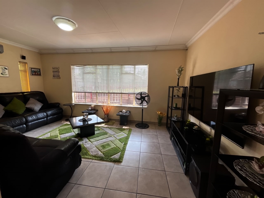 4 Bedroom Property for Sale in Aviary Hill KwaZulu-Natal