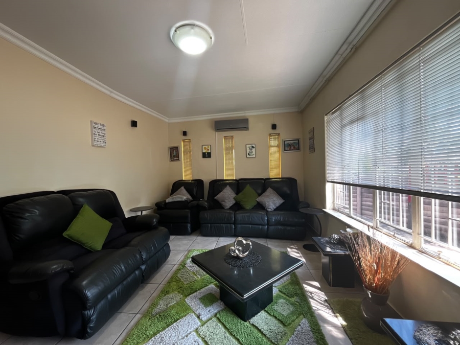 4 Bedroom Property for Sale in Aviary Hill KwaZulu-Natal