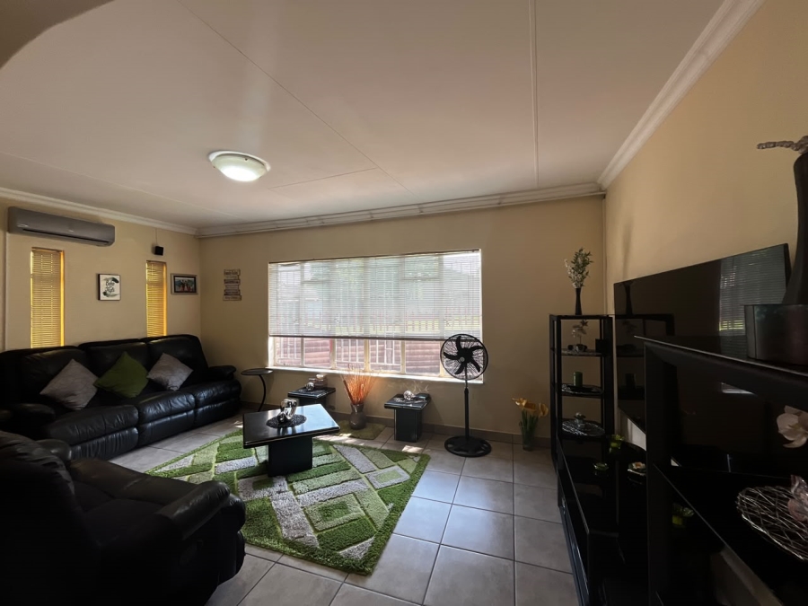 4 Bedroom Property for Sale in Aviary Hill KwaZulu-Natal