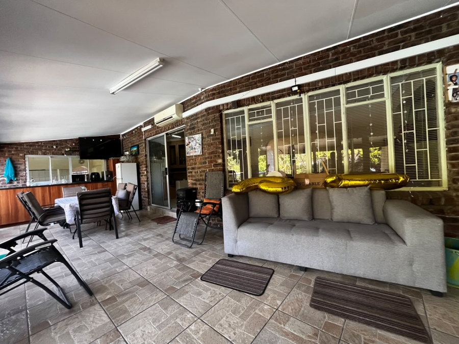 4 Bedroom Property for Sale in Aviary Hill KwaZulu-Natal