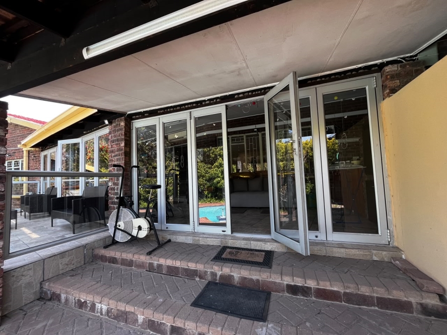 4 Bedroom Property for Sale in Aviary Hill KwaZulu-Natal