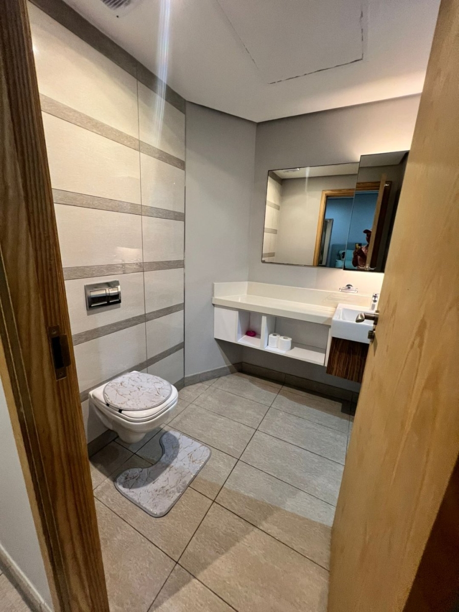 2 Bedroom Property for Sale in Umhlanga KwaZulu-Natal