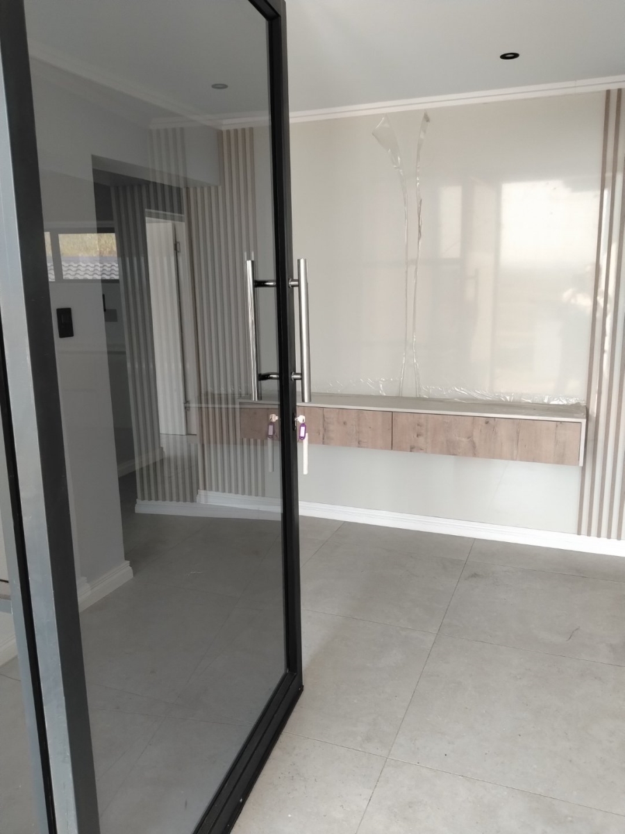 3 Bedroom Property for Sale in Tinley Manor KwaZulu-Natal