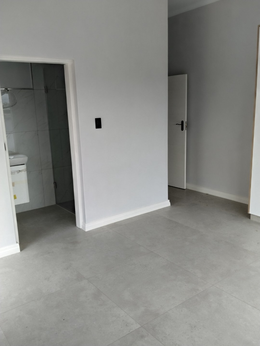 3 Bedroom Property for Sale in Tinley Manor KwaZulu-Natal