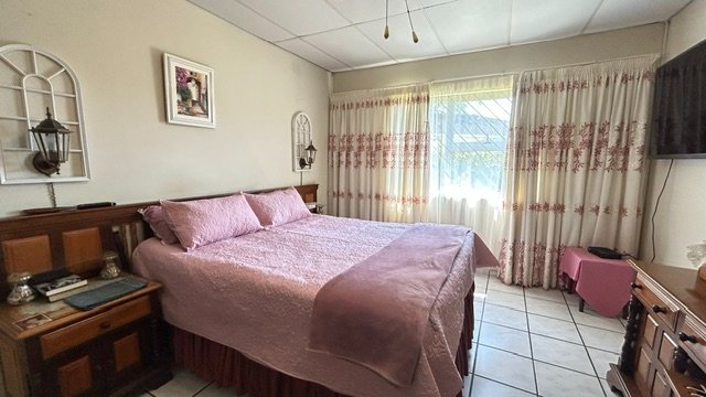 5 Bedroom Property for Sale in Birdswood KwaZulu-Natal