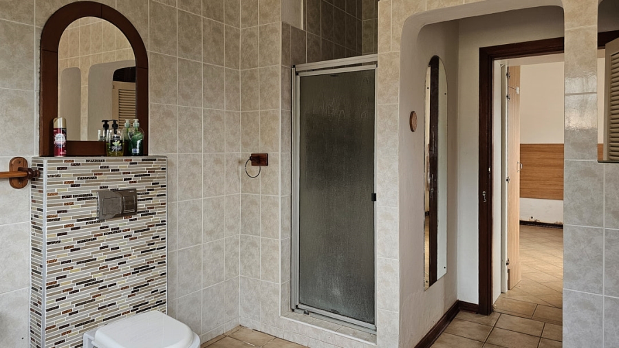 5 Bedroom Property for Sale in Shelly Beach KwaZulu-Natal