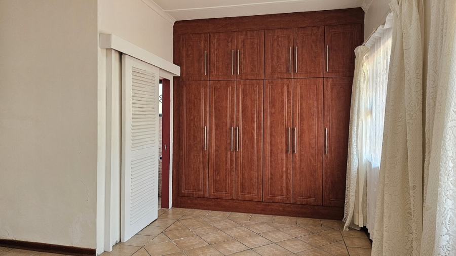 5 Bedroom Property for Sale in Shelly Beach KwaZulu-Natal