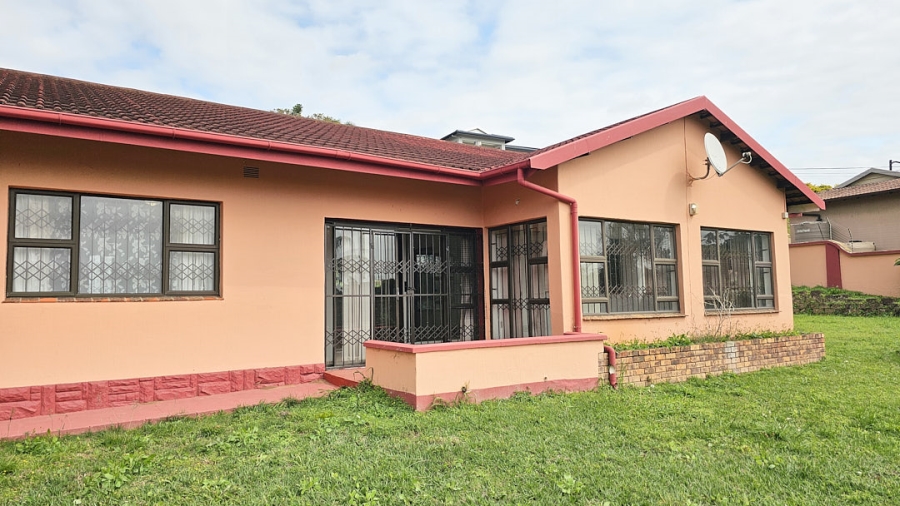 5 Bedroom Property for Sale in Shelly Beach KwaZulu-Natal