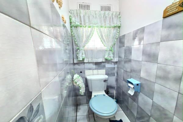 3 Bedroom Property for Sale in Mount Vernon KwaZulu-Natal