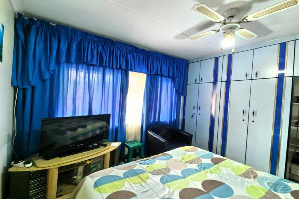 3 Bedroom Property for Sale in Mount Vernon KwaZulu-Natal