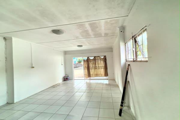 3 Bedroom Property for Sale in Mount Vernon KwaZulu-Natal