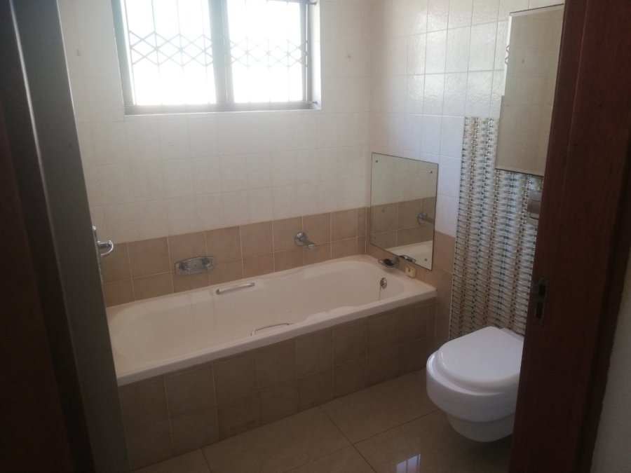 5 Bedroom Property for Sale in Shelly Beach KwaZulu-Natal
