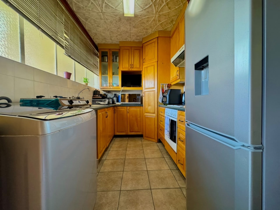 2 Bedroom Property for Sale in Huttenheights KwaZulu-Natal