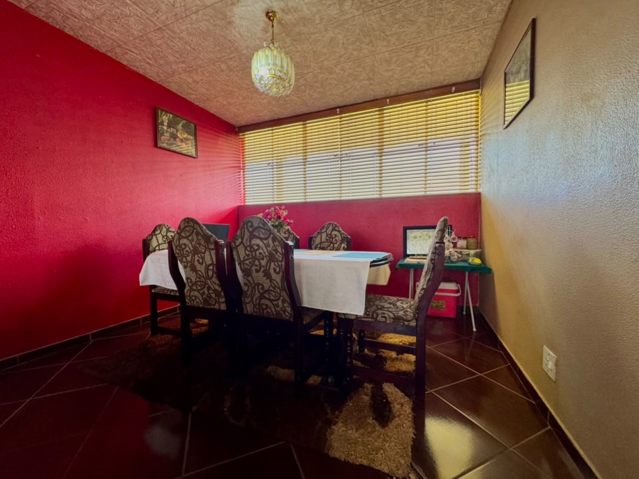 2 Bedroom Property for Sale in Huttenheights KwaZulu-Natal
