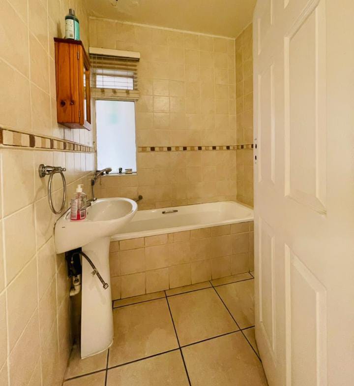  Bedroom Property for Sale in Windermere KwaZulu-Natal