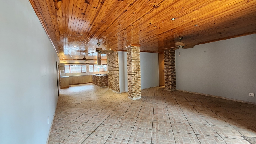 6 Bedroom Property for Sale in Pumula KwaZulu-Natal