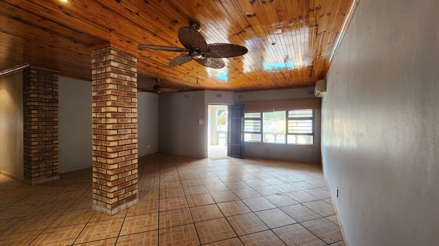6 Bedroom Property for Sale in Pumula KwaZulu-Natal