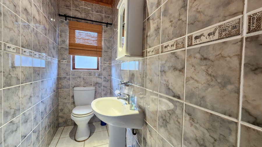 6 Bedroom Property for Sale in Pumula KwaZulu-Natal