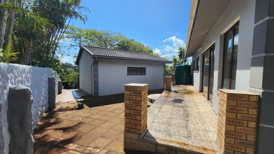 6 Bedroom Property for Sale in Pumula KwaZulu-Natal