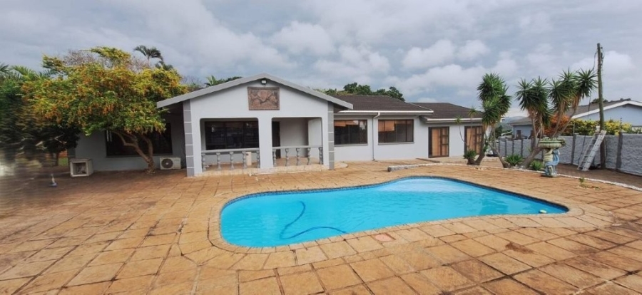 6 Bedroom Property for Sale in Pumula KwaZulu-Natal
