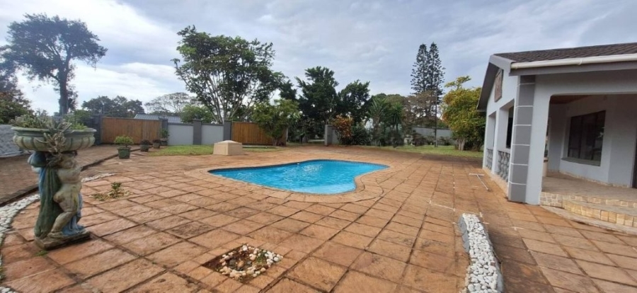 6 Bedroom Property for Sale in Pumula KwaZulu-Natal