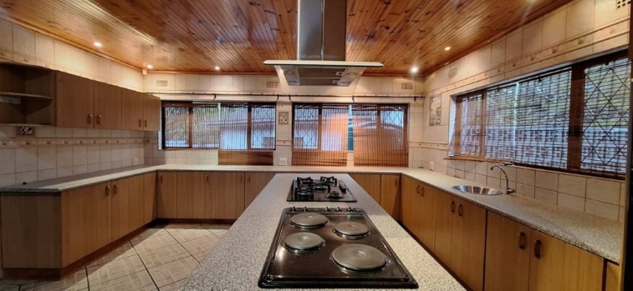 6 Bedroom Property for Sale in Pumula KwaZulu-Natal