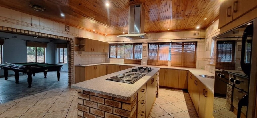 6 Bedroom Property for Sale in Pumula KwaZulu-Natal