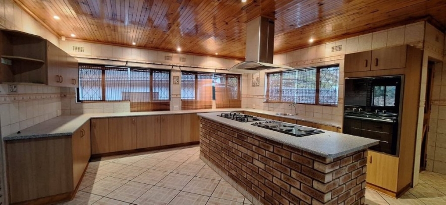 6 Bedroom Property for Sale in Pumula KwaZulu-Natal
