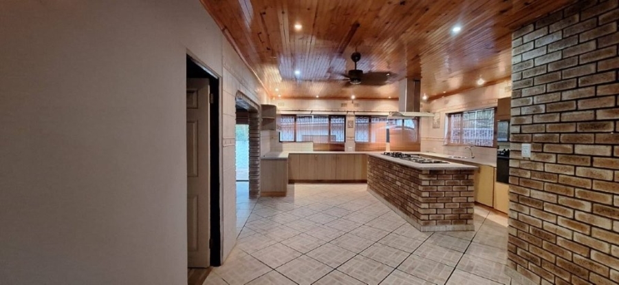 6 Bedroom Property for Sale in Pumula KwaZulu-Natal