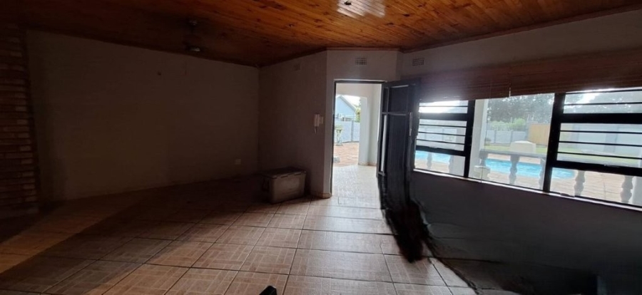 6 Bedroom Property for Sale in Pumula KwaZulu-Natal