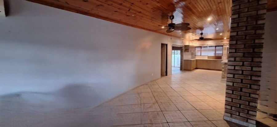 6 Bedroom Property for Sale in Pumula KwaZulu-Natal