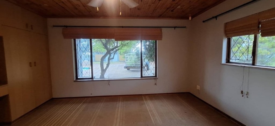 6 Bedroom Property for Sale in Pumula KwaZulu-Natal