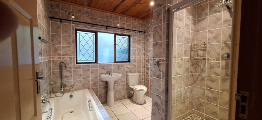 6 Bedroom Property for Sale in Pumula KwaZulu-Natal