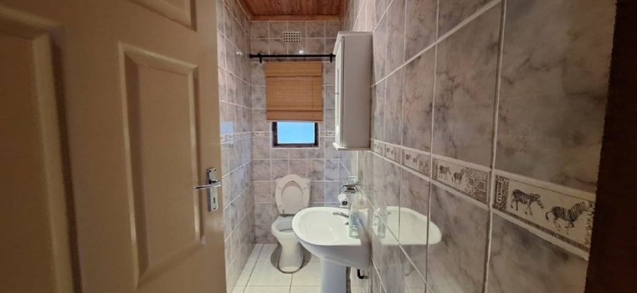 6 Bedroom Property for Sale in Pumula KwaZulu-Natal