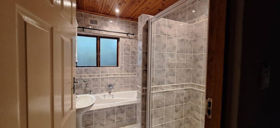 6 Bedroom Property for Sale in Pumula KwaZulu-Natal
