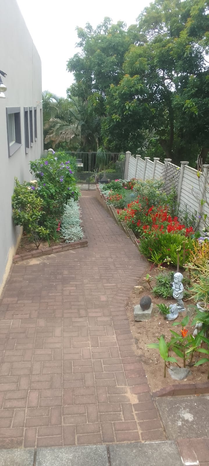 4 Bedroom Property for Sale in Uvongo KwaZulu-Natal