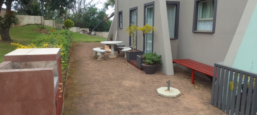 4 Bedroom Property for Sale in Uvongo KwaZulu-Natal