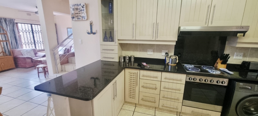 3 Bedroom Property for Sale in Uvongo Beach KwaZulu-Natal