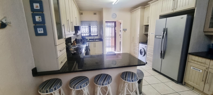 3 Bedroom Property for Sale in Uvongo Beach KwaZulu-Natal