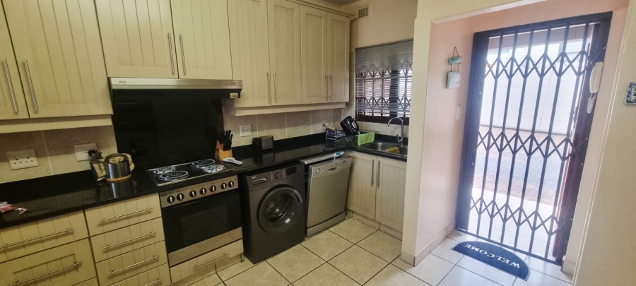 3 Bedroom Property for Sale in Uvongo Beach KwaZulu-Natal