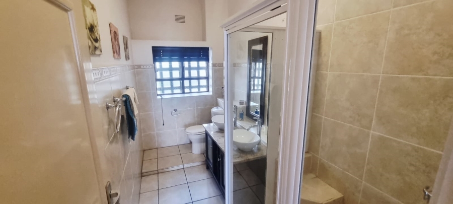 3 Bedroom Property for Sale in Uvongo Beach KwaZulu-Natal