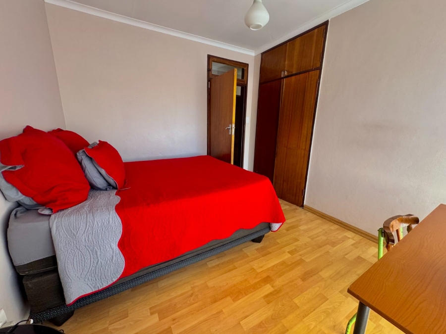 6 Bedroom Property for Sale in Amiel Park KwaZulu-Natal