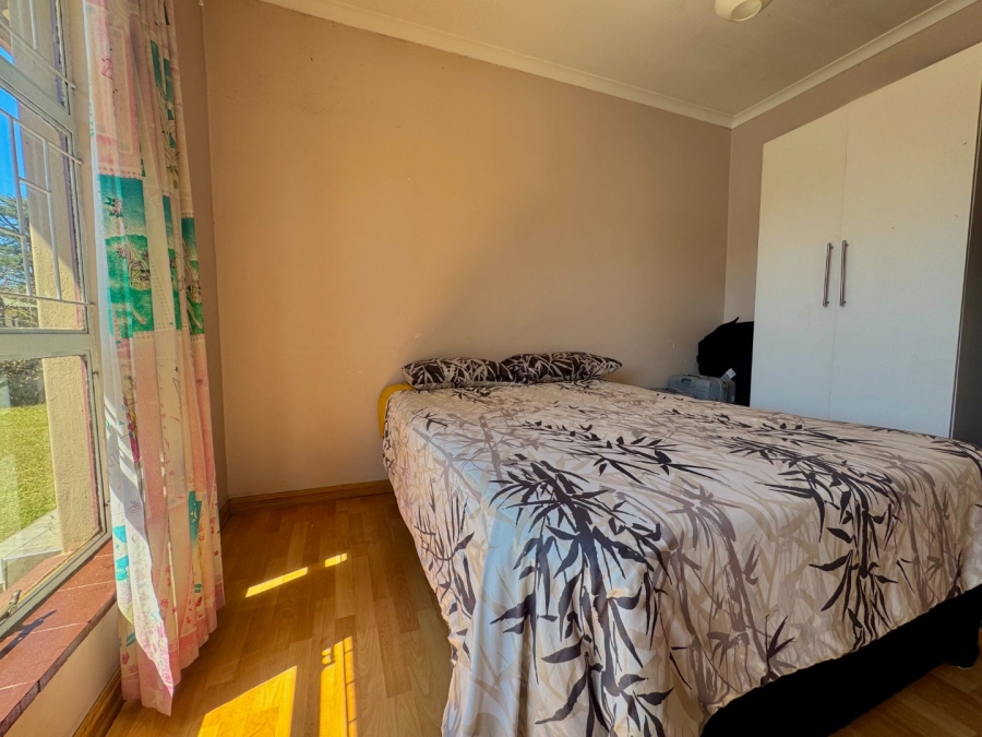 6 Bedroom Property for Sale in Amiel Park KwaZulu-Natal