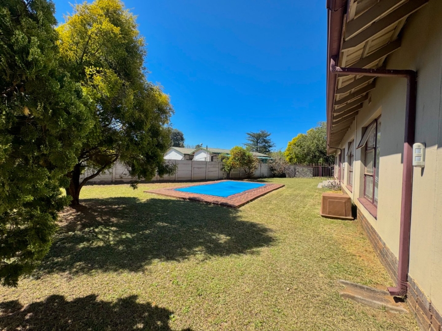 6 Bedroom Property for Sale in Amiel Park KwaZulu-Natal