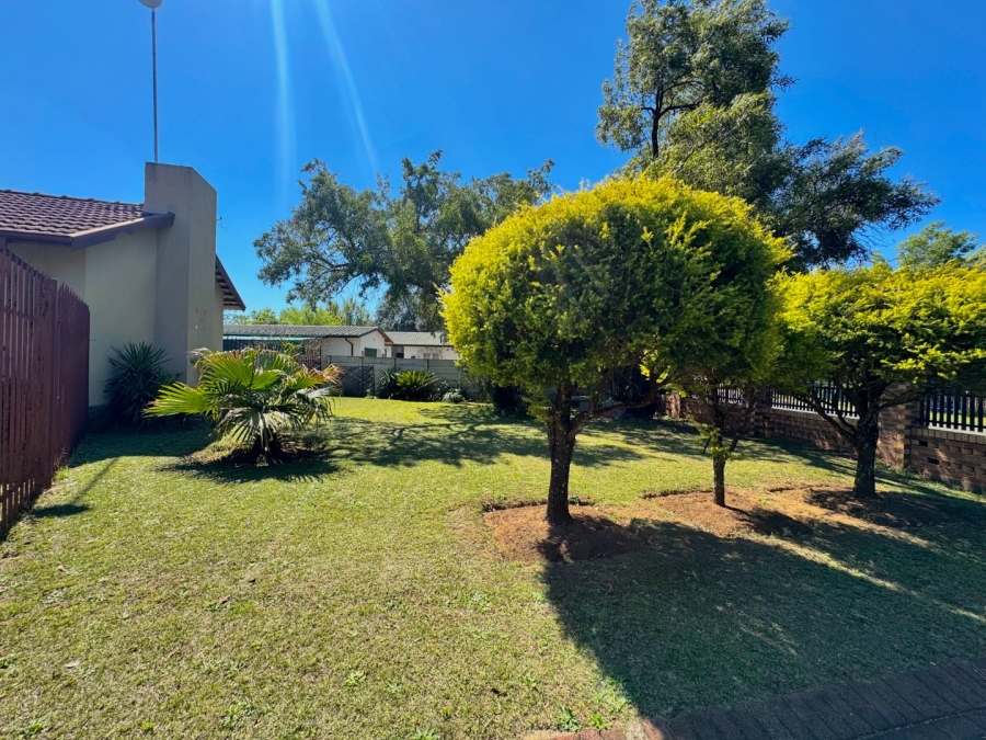 6 Bedroom Property for Sale in Amiel Park KwaZulu-Natal